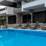 Appartamento Katerina Luxurious Sea View Nikiana